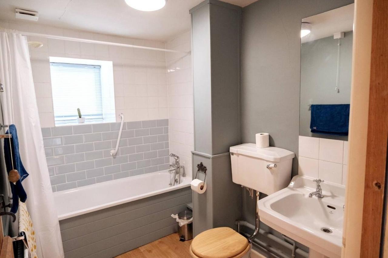 Lovely Property In The Heart Of Somerset, Sleeps 9 Shepton Mallet Exterior foto